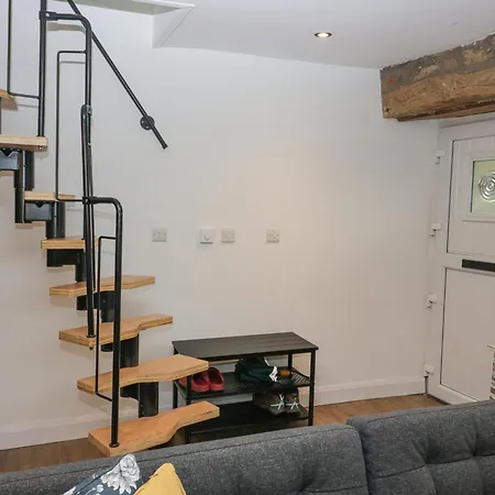 Cosy Logs * Grange-over-Sands