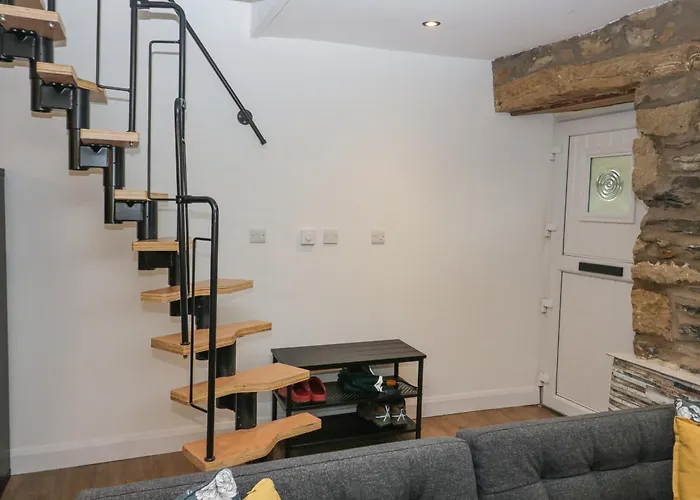 Cosy Logs * Grange-over-Sands